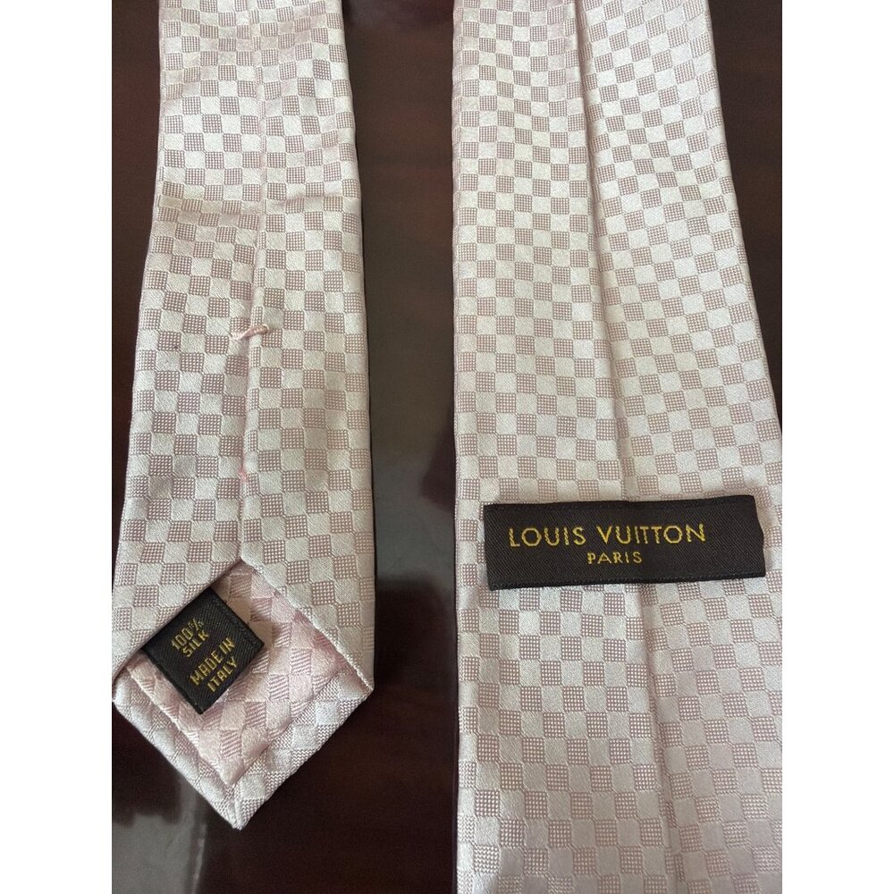Louis Vuitton Damier 100% Silk Tie Pink LV Logo Silk Made Italy Used w/COA 59" - Picture 5 of 13